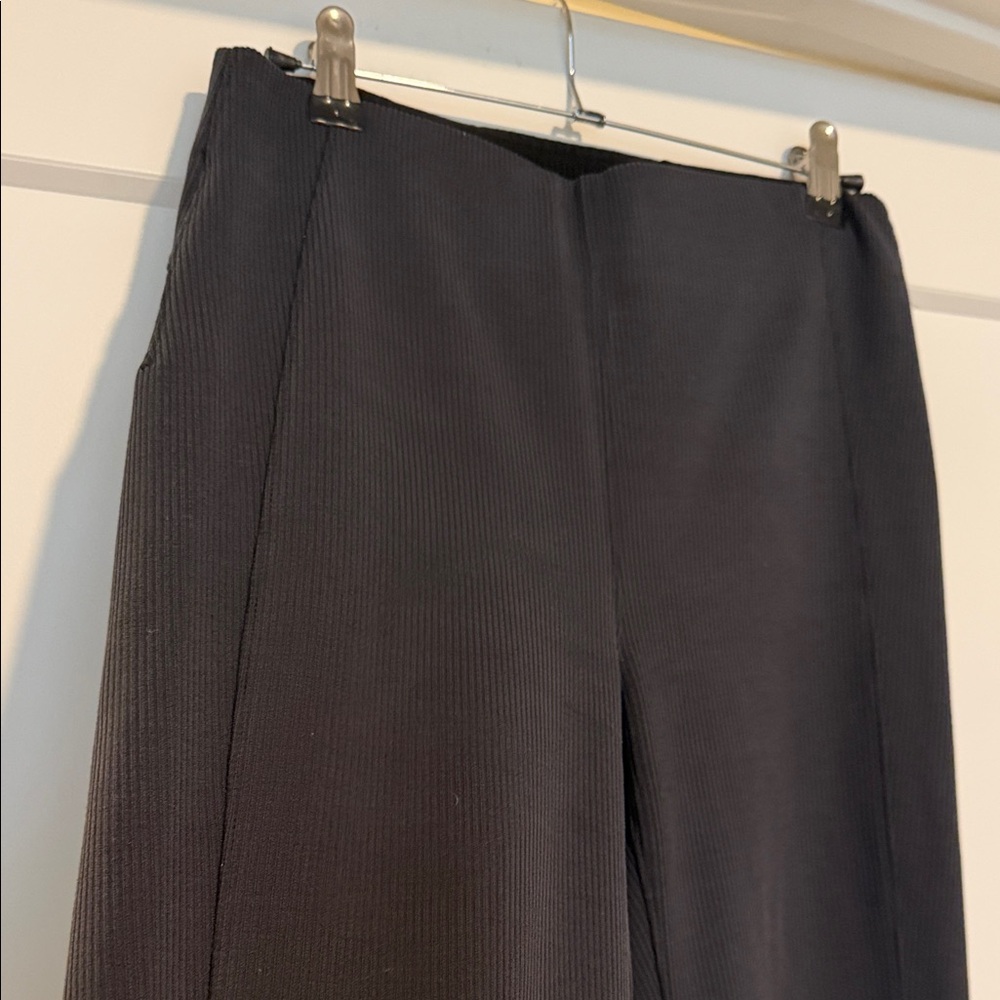 Woman’s grey Lululemon flare pants size 6